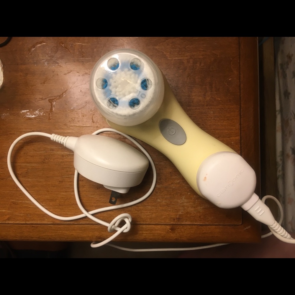 Clarisonic Mia 1 Facial Cleansing Brush